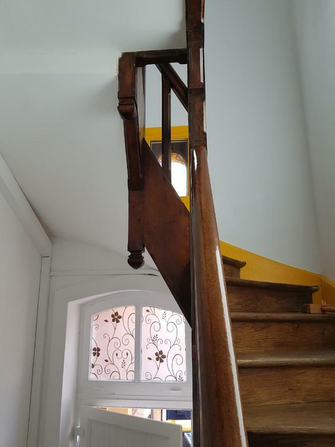 Appartement Atypique - 2 Chambres - Rue Calme Dans Centre Ville Sedan Dış mekan fotoğraf