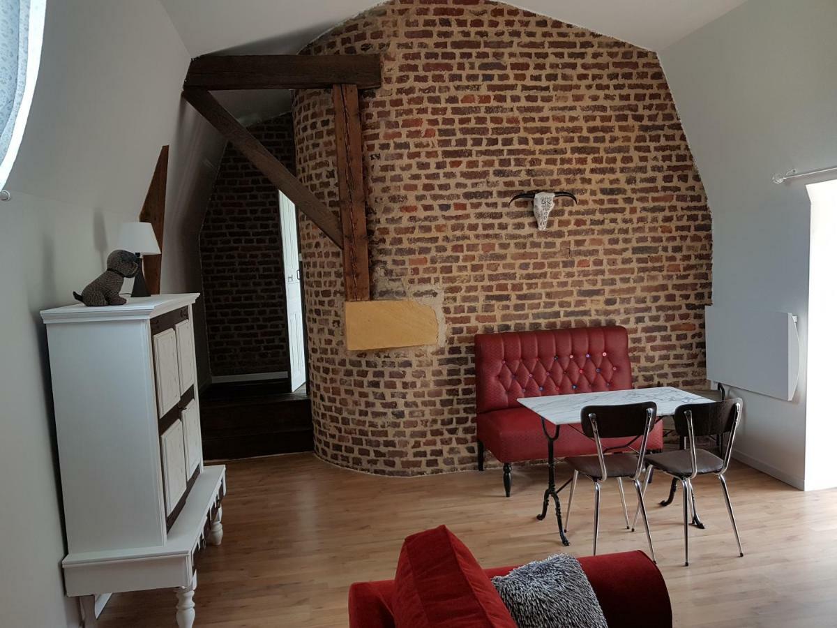 Appartement Atypique - 2 Chambres - Rue Calme Dans Centre Ville Sedan Dış mekan fotoğraf