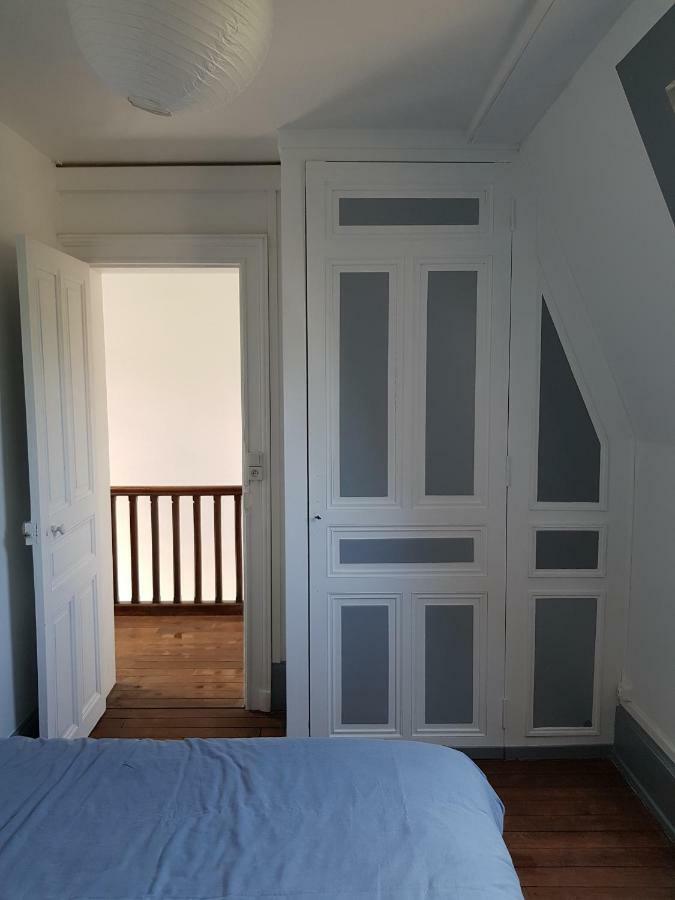 Appartement Atypique - 2 Chambres - Rue Calme Dans Centre Ville Sedan Dış mekan fotoğraf