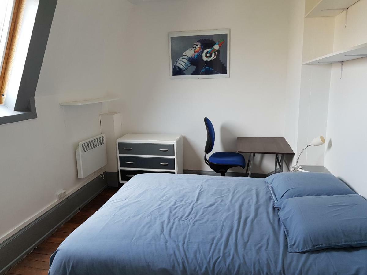 Appartement Atypique - 2 Chambres - Rue Calme Dans Centre Ville Sedan Dış mekan fotoğraf